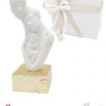 Scultura – Famiglia Facce Stilizzate con Bambino – Base Oro – MC Bomboniere