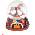 Ampolla Cavalluccio Natale Brand: Christmas Collection Materiale: Resina - Vetro Misure:  Ø 7cm x h. 8,5cm Colore: Bianco - Rosso - Verde