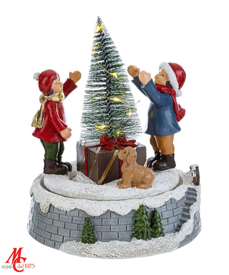 Carillon Paesaggio Bimbi luce Led - 8 Melodie Brand: Christmas Collection Materiale: Resina Misure: 15cm × 7,5cm x h.19cm