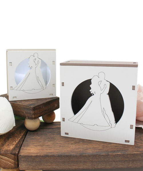 Bomboniera Matrimonio Economica – Scatolina LED “Coppia Sposi” in Legno