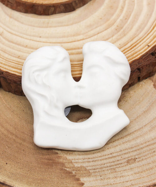 Calamita Coppia Bacio in Porcellana