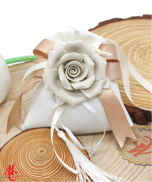 Bomboniera Appendino Fiore Porcellana Beige