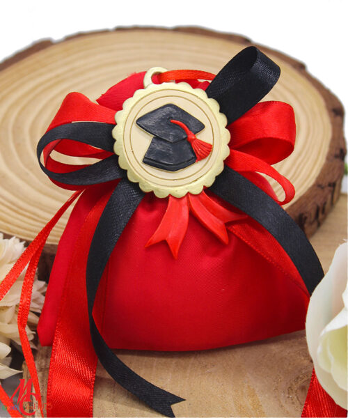 Bomboniera Calamita Cappello Laurea in Resina