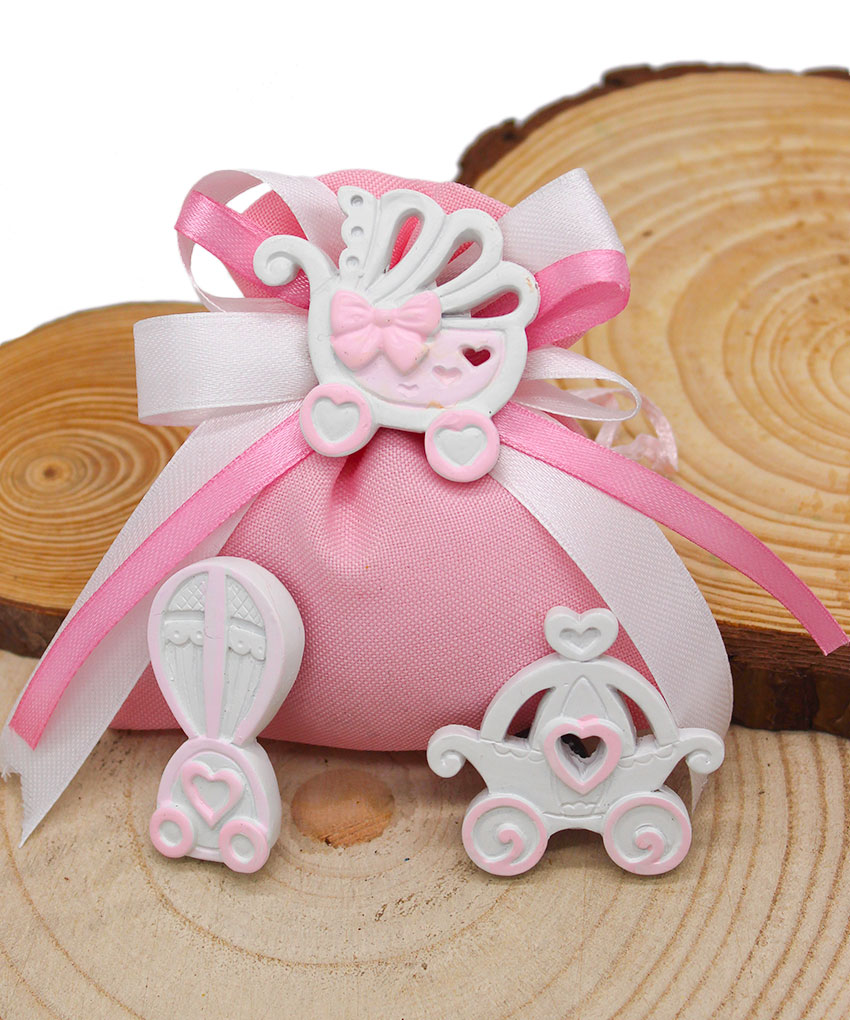 Magnete Nascita Bimba in resina, disponibile in 3 modelli assortiti (Carrozzina, Carrozza, Mongolfiera).