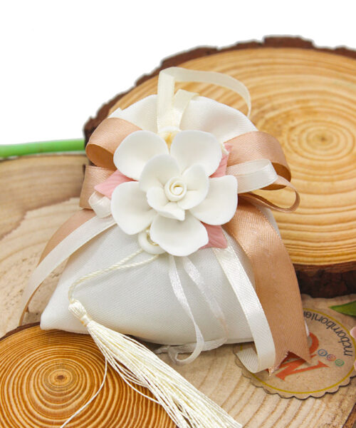 Appendino calamita fiore porcellana 5×3 cm – Bomboniera Matrimonio | MC Bomboniere