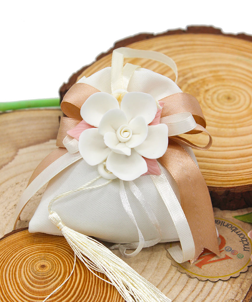 Appendino calamita fiore porcellana 5×3 cm – Bomboniera Matrimonio | MC Bomboniere