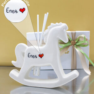 Bomboniera Profumatore Cavalluccio a Dondolo in Porcellana Bianca – Le Stelle