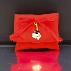 Sacchettino a forma di busta laurea con portachiavi tema laurea – Completo di 5 confetti al cioccolato