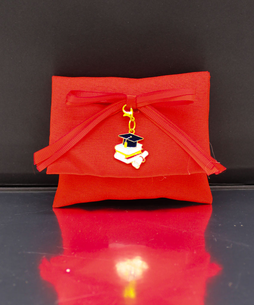 Sacchettino a forma di busta laurea con portachiavi tema laurea – Completo di 5 confetti al cioccolato