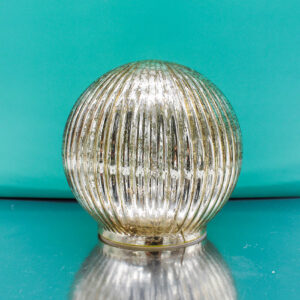 Sfera Natalizia in Vetro Oro con Luci d.14×h.13,5 cm – MC Bomboniere