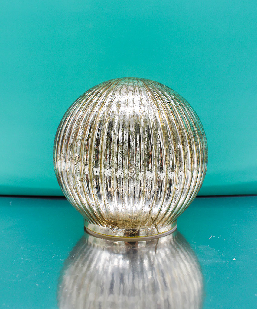 Sfera Natalizia in Vetro Oro con Luci d.14×h.13,5 cm – MC Bomboniere
