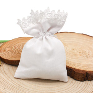 K227-B – SACCHETTINO CON BORDINO IN MACRAMÈ BIANCO – Bomboniera Completa di Confezione