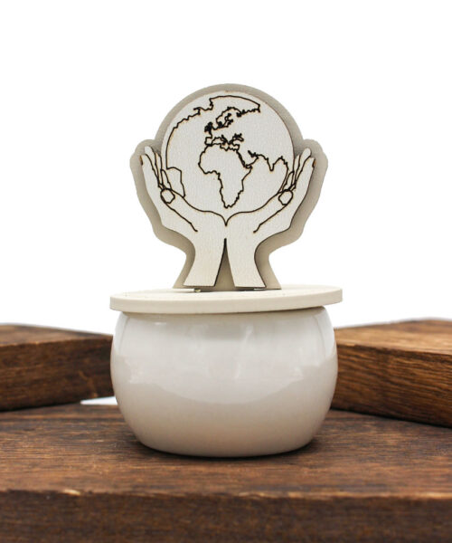 Bomboniera Candela con Contenitore e Tappo – Mani con Mappamondo – Colore Sabbia