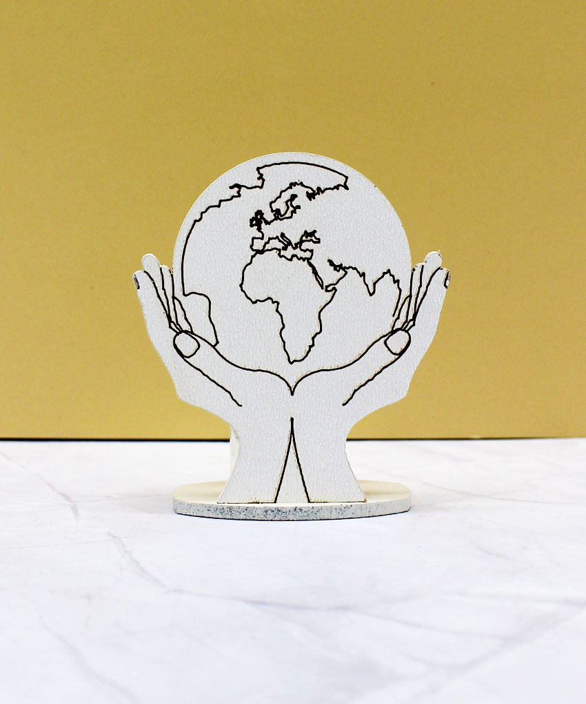 Bomboniera Mini Profumatore Globo sulle Mani Bianca 5x7 cm