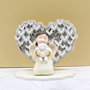 Bomboniera Profumatore Angioletto con Base a Forma di Cuore in Legno Intagliato colore Sabbia – 10 × 10 cm