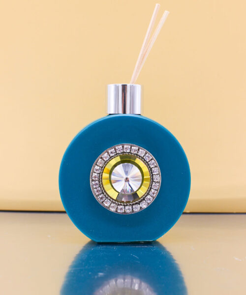 Bomboniera Profumatore a Forma di Bottiglia con Applicazione di Strass colore Ottanio – 8 × 10 cm