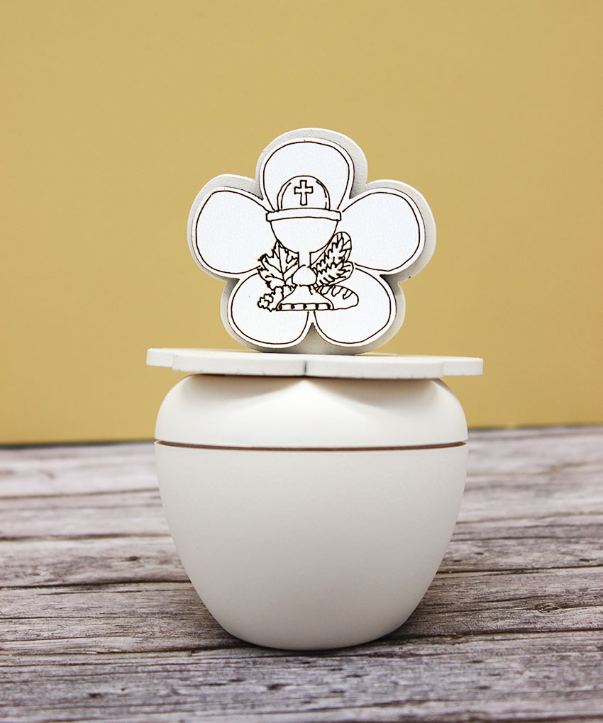 CR6084-S – Bomboniera Candela con Contenitore e Tappo Calice Prima Comunione colore Sabbia – 7 × 9 cm