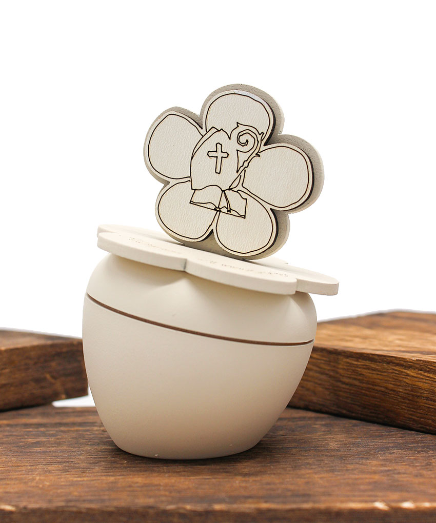 CR6091-S – Bomboniera Candela con contenitore e coperchio con simbolo Cresima colore Sabbia – 7 × 9 cm