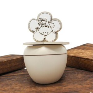 CR6095-S – Bomboniera Candela con coperchio simbolo Piccolo Principe colore Sabbia – 7 × 9 cm