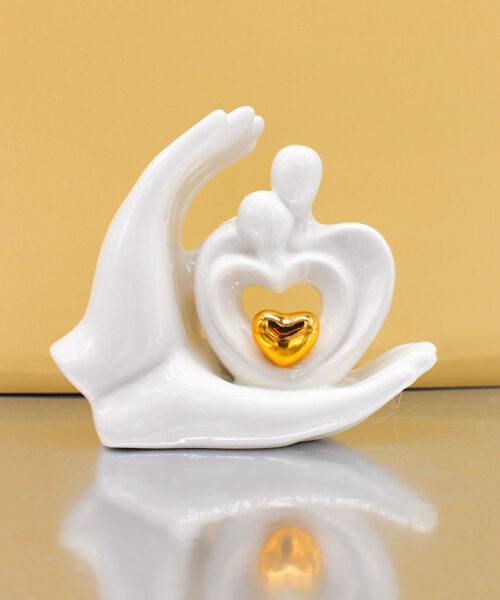 MANI CON COPPIA STILIZZATA E CUORICINO ORO IN PORCELLANA LUCIDA 13,5x12 – Con Astuccio Borsetta – Bomboniera Completa di Confezione