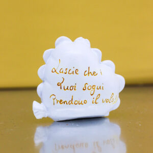 C1025-B Bomboniera Cuore Palloncino con Frase “Lascia che i tuoi sogni prendano il volo” – Bianca