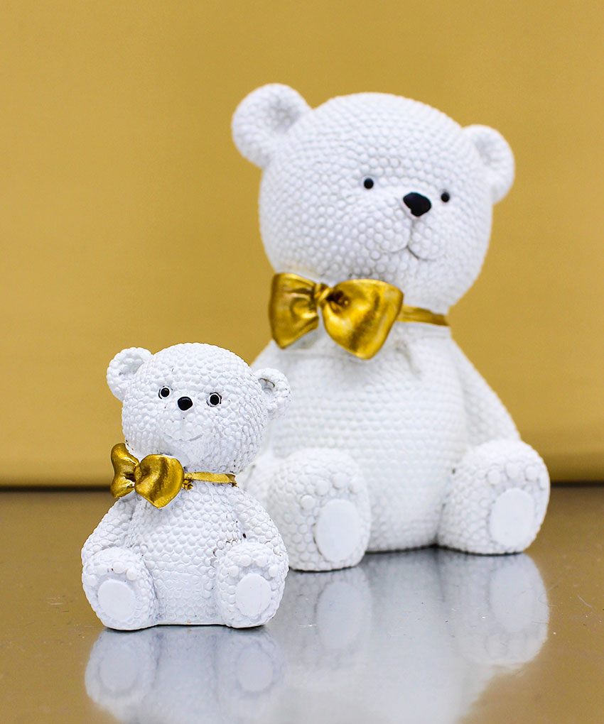 Bomboniera Statuina Orso Puntellato Bianco con Fiocco Oro – 2 Misure