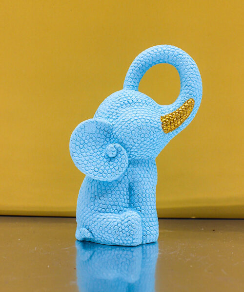 Bomboniera Statuina Elefantino Puntellato Celeste con Zanne Oro