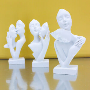 Bomboniera Sposi Statuina Bianca – 3 Modelli Assortiti