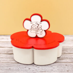 Bomboniera Candela Laurea con Contenitore Grande e Coperchio Simbolo Laurea - Colore Rosso