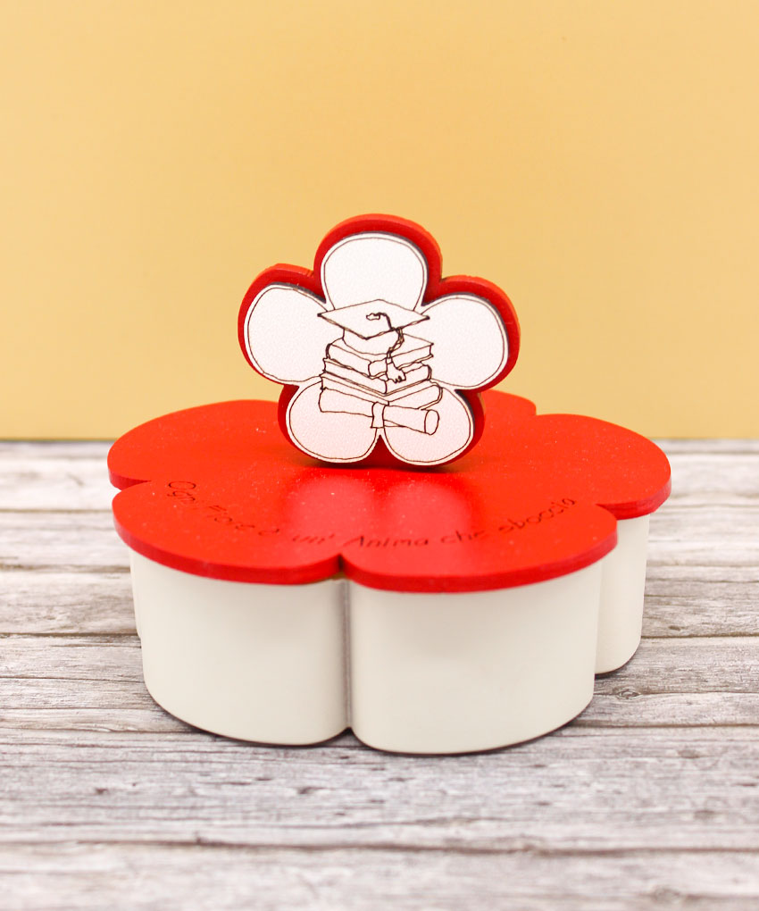 Bomboniera Candela Laurea con Contenitore Grande e Coperchio Simbolo Laurea - Colore Rosso