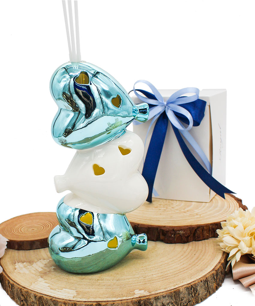 P65-ORO – PROFUMATORE CUORI IMPILATI BIANCO E CELESTE CON LUCE LED – Bomboniera Completa di Confezione